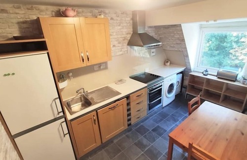 Reigate Apartamento | ⭐ Studio Apt in Reigate Town Centre