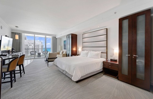 Mid Beach Hotel | Studio at Sorrento Tower en Fontainebleau Hotel en Miami Beach Ocean Vie