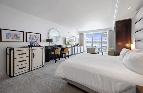 Mid Beach Hotel | Studio at Sorrento Tower en Fontainebleau Hotel en Miami Beach Ocean Vie