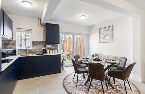 Edgware Apartamento | Studio at Tube Station Sleeps 3 Private Bathroom shared Kitchen 4
