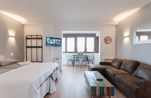 Entrevias Apartamento | **** Studio AtochaPlanetario WiFi A/C ****