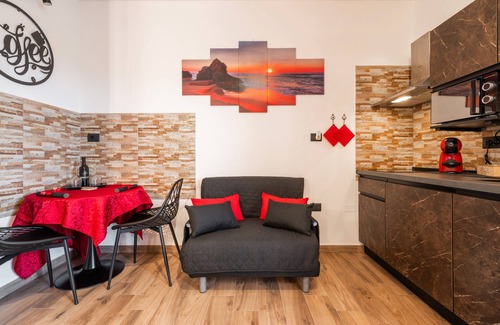 Capoterra Apartamento | Studio 'Attilio's House' with Balcony, Wi-Fi and Air Conditioning