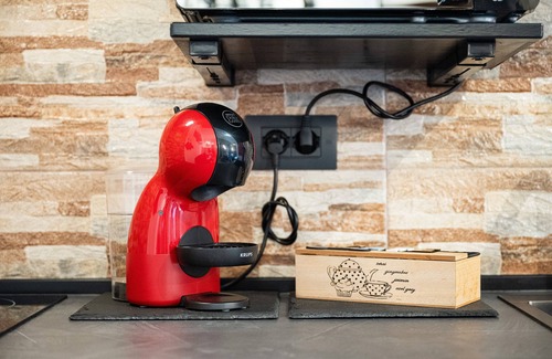 Capoterra Apartamento | Studio 'Attilio's House' with Balcony, Wi-Fi and Air Conditioning