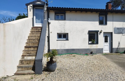Saint-Lumine-de-Coutais Apartamento | Studio au Coeur de la Ferme