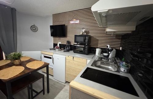 Laveissiere Apartamento | Studio au pied des pistes avec accès privé par son balcon