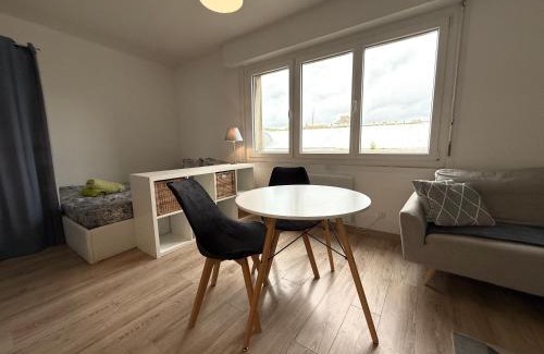 Boulogne-Centre Apartamento | Studio autonomie et confort - Centre ville Boulogne Sur Mer - Baignoire et lave linge