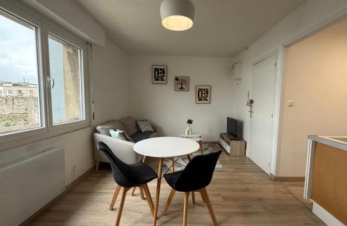 Boulogne-Centre Apartamento | Studio autonomie et confort - Centre ville Boulogne Sur Mer - Baignoire et lave linge