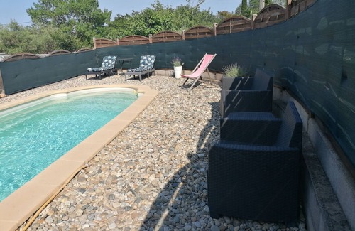 Ribaute-les-Tavernes Apartamento | Studio Avec Terrasse et Piscine