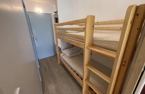 Laveissiere Apartamento | Studio avec balcon, cuisine équipée et Wi-Fi au Lioran - FR-1-787-70