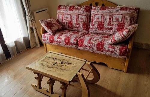 Greolieres les Neiges Apartamento | Studio avec cheminée et jardin