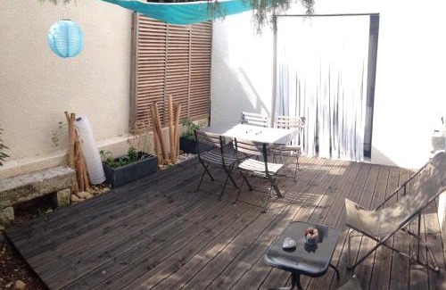Eyragues Apartamento | studio avec exterieur