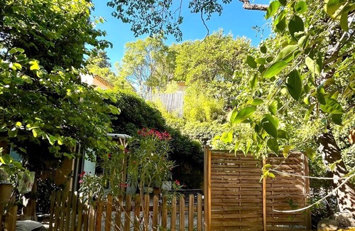 Est Apartamento | Studio Avec Jardinet Niché Dans la Nature