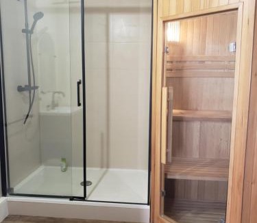 Guemene-sur-Scorff Apartamento | Studio avec sauna