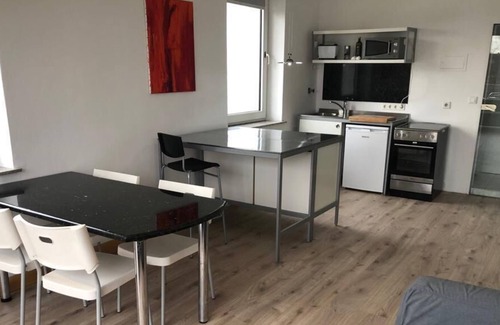 Moersenbroich Apartamento | studio b - Fully Furnished 4 Person central Duplex Apt with large Rooftopterrace