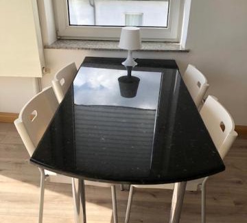 Moersenbroich Apartamento | studio b - Sunny City Business Apartment with roof-top terrace for 2-4 guests