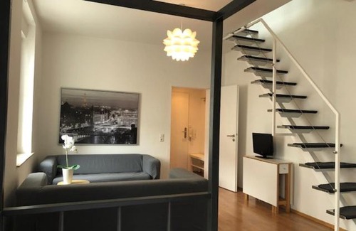 Moersenbroich Apartamento | studio b - Sunny City Business Apartment with roof-top terrace for 2-4 guests