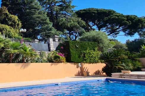 Fabron Apartamento | STUDIO BALCON CALME AVEC PARKING 5mn de la MER