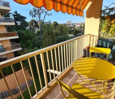 Fabron Apartamento | STUDIO BALCON CALME AVEC PARKING 5mn de la MER