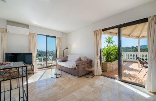 Mandelieu-La-Napoule Apartamento | Studio BELLE VUE - Axelle Loc'Appart