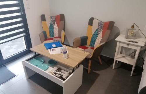 Serignan Apartamento | Studio BLEU, Neuf, classé 3 étoiles, Clim, Wifi, Lave-linge, Lit King Size, au calme et à 800m des plages de Valras Plage