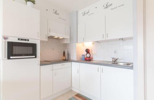 De Haan Apartamento | Studio Bowie with shared pool by Interhome