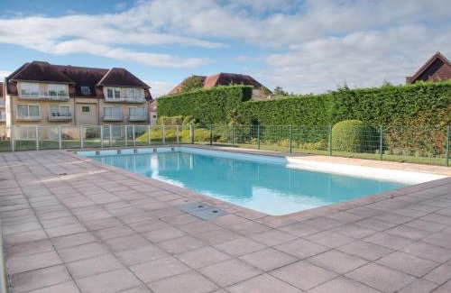 De Haan Apartamento | Studio Bowie with shared pool by Interhome