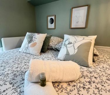 Decre-Cathedrale Apartamento | Studio BROSSARD 2pers Tv and Wifi