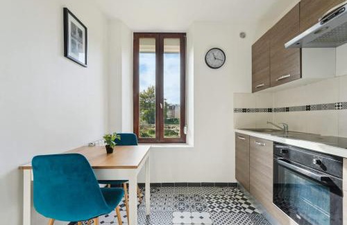 Charleville-Mezieres Apartamento | Studio budget avec parking