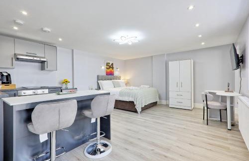 Chelmsford Apartamento | Studio By Homestyles Hosts Short Lets & Serviced Accommodation Widford With Free WiFi