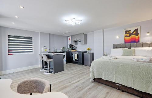 Chelmsford Apartamento | Studio By Homestyles Hosts Short Lets & Serviced Accommodation Widford With Free WiFi