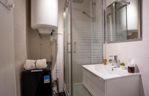 La Faviere Apartamento | Studio Côte d'Azur-10 by Interhome