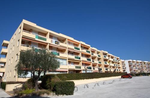 La Faviere Apartamento | Studio Côte d'Azur-10 by Interhome