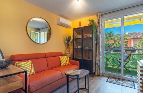La Faviere Apartamento | Studio Côte d'Azur-17 by Interhome