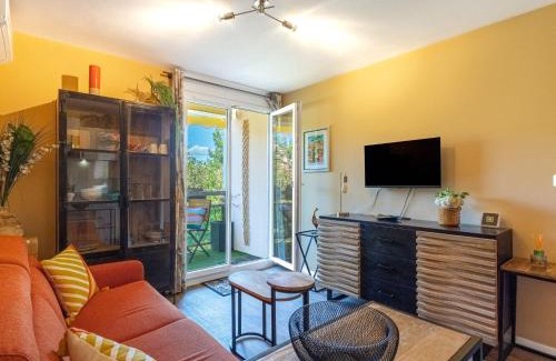 La Faviere Apartamento | Studio Côte d'Azur-17 by Interhome