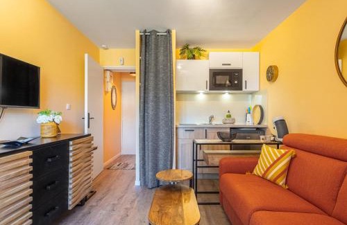 La Faviere Apartamento | Studio Côte d'Azur-17 by Interhome