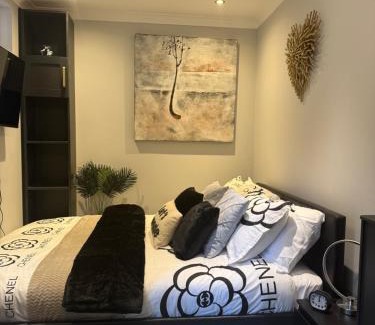 West Bridgford Casa | Studio C - Newly renovated private 1 bed studio near Trent Bridge Cricket Ground and National Water Sports Centre