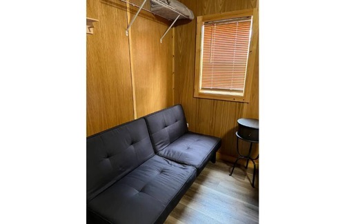 Kirby Cabina | Studio Cabin – Pet-Friendly Retreat Near Lake Greeson & Kirby Landing Marina