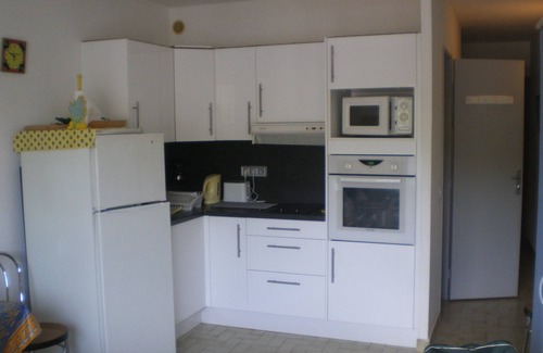 Montpellier Apartamento | Studio cabin .sleeps 4. PORT VIEW.