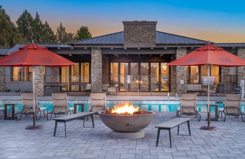 Camp Verde Apartamento | Cottage Cabin 317 Sleeps 6 (Studio w / loft and sofa sleeper) at Resort
