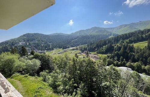 Saint-Jacques-des-Blats Apartamento | Estudio-cabina con balcón cerca de pistas y parking