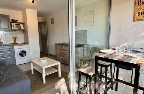 Argeles Plage Apartamento | Studio cabine à 400m de la mer avec piscines, parking privé et loggia - Argelès-sur-Mer - FR-1-225-768