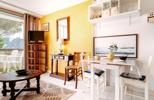 Carnac Apartamento | Studio cabine à Carnac: 24m², proche plage/commerces, parking, balcon sud, petit animal ok - FR-1-477-108