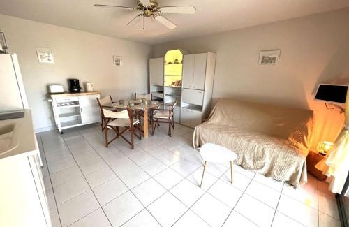 Cavaliere Apartamento | Studio/Cabine à 80m de la plage avec Terrasse, Jardinet et Garage - Cavalaire - FR-1-226B-140