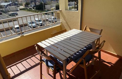 Gruissan Apartamento | Studio Cabine à Gruissan pour 4 Pers. avec Loggia et Parking Privé – Résidence Voile d'Oc - FR-1-784-11