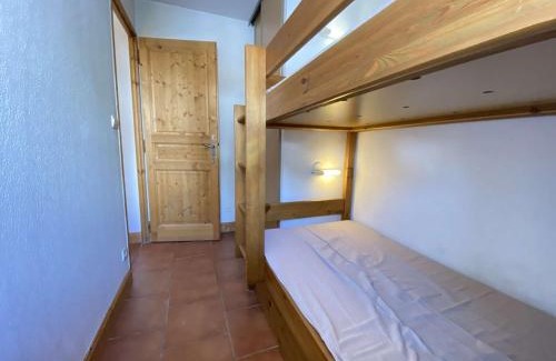Praz-sur-Arly Apartamento | Studio Cabine à Praz-Sur-Arly, proche village et pistes, balcon, parking, piscine, 4 pers - FR-1-603-18