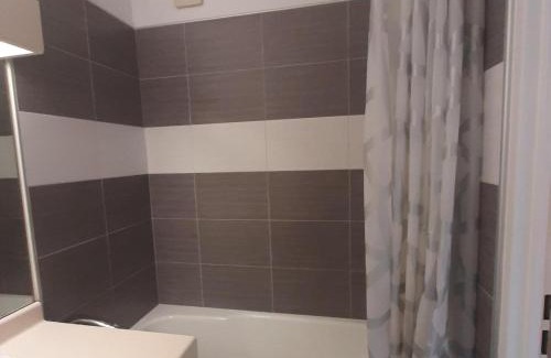 Villard-de-Lans Apartamento | Studio cabine 33m² avec balcon au centre du village - FR-1-515-68