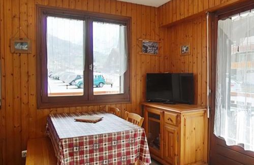 Le Grand-Bornand Apartamento | Studio cabine 4 pers. proche patinoire et pistes, parking, ménage inclus, navette à proximité - FR-1-241-157