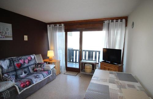 Auris Apartamento | Studio cabine 4 personnes au pied des pistes avec balcon et parking - Auris en Oisans - FR-1-297-282