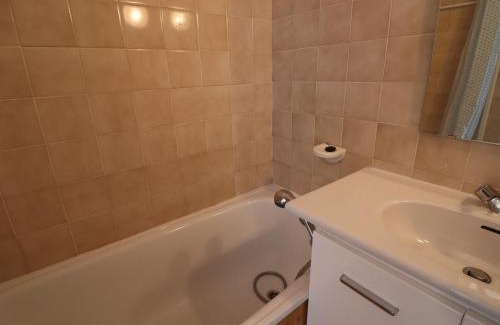 Val Claret Apartamento | Studio cabine au pied des pistes avec balcon – Tignes Val Claret - FR-1-502-564
