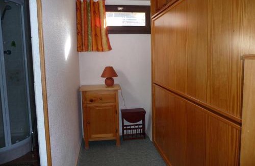 Prapoutel Apartamento | Studio Cabine au Pied des Pistes avec Balcon Est - 4 Couchages, TV, Cuisine équipée, Casier à Ski - FR-1-771-69